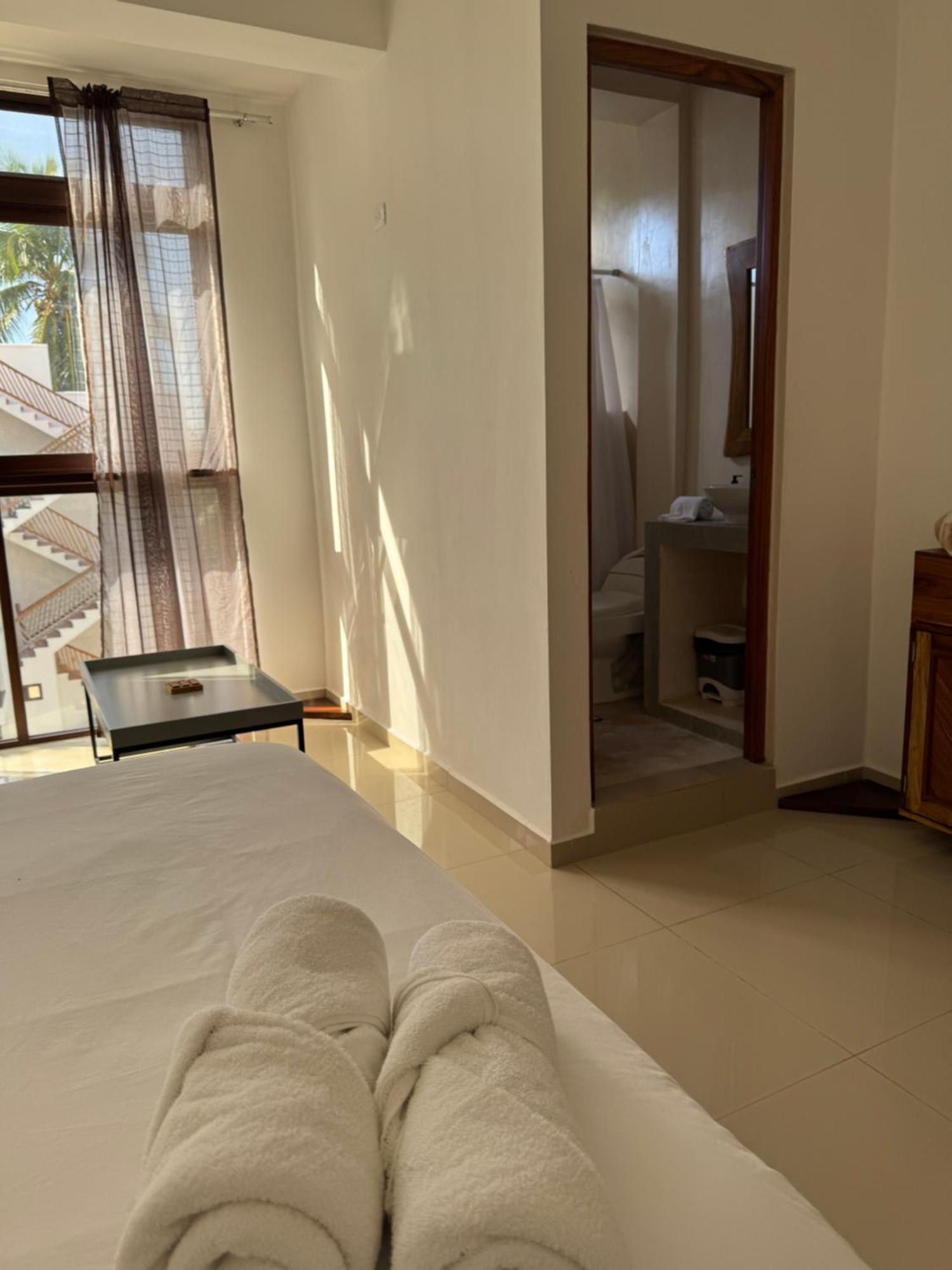 Mexhe Hotel El Cuyo Zewnętrze zdjęcie