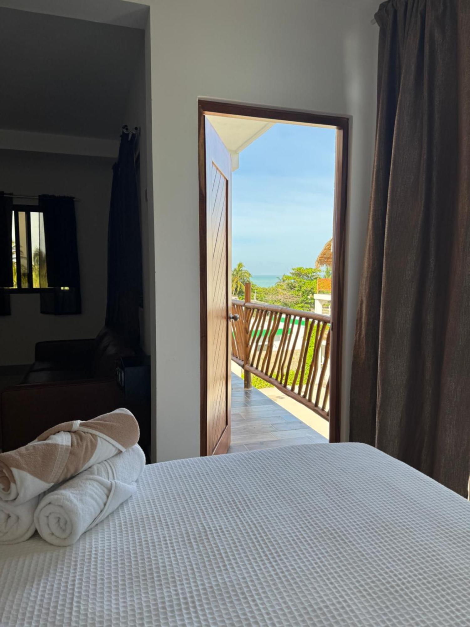 Mexhe Hotel El Cuyo Zewnętrze zdjęcie