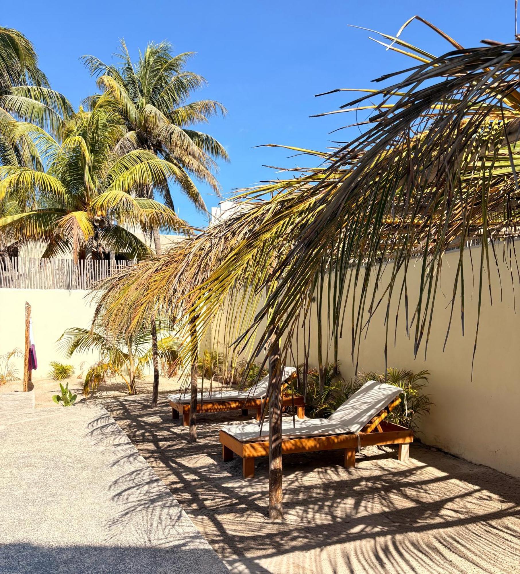 Mexhe Hotel El Cuyo Zewnętrze zdjęcie